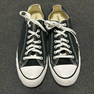 Men’s Black & White Size 12 Converse Shoes